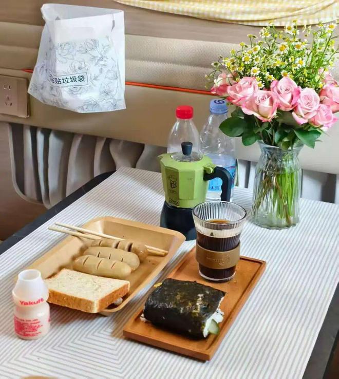 我们把房车改成移动的家开元棋牌不买房不租房(图3)