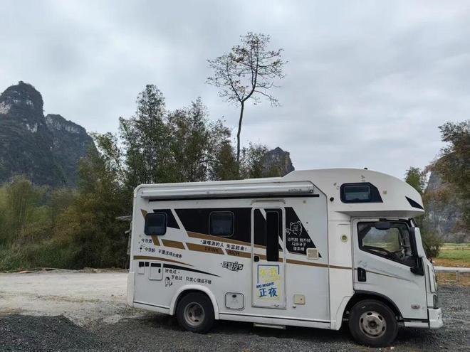 我们把房车改成移动的家开元棋牌不买房不租房(图12) 我们把房车改成移动的家开元棋牌不买房不租房(图12)